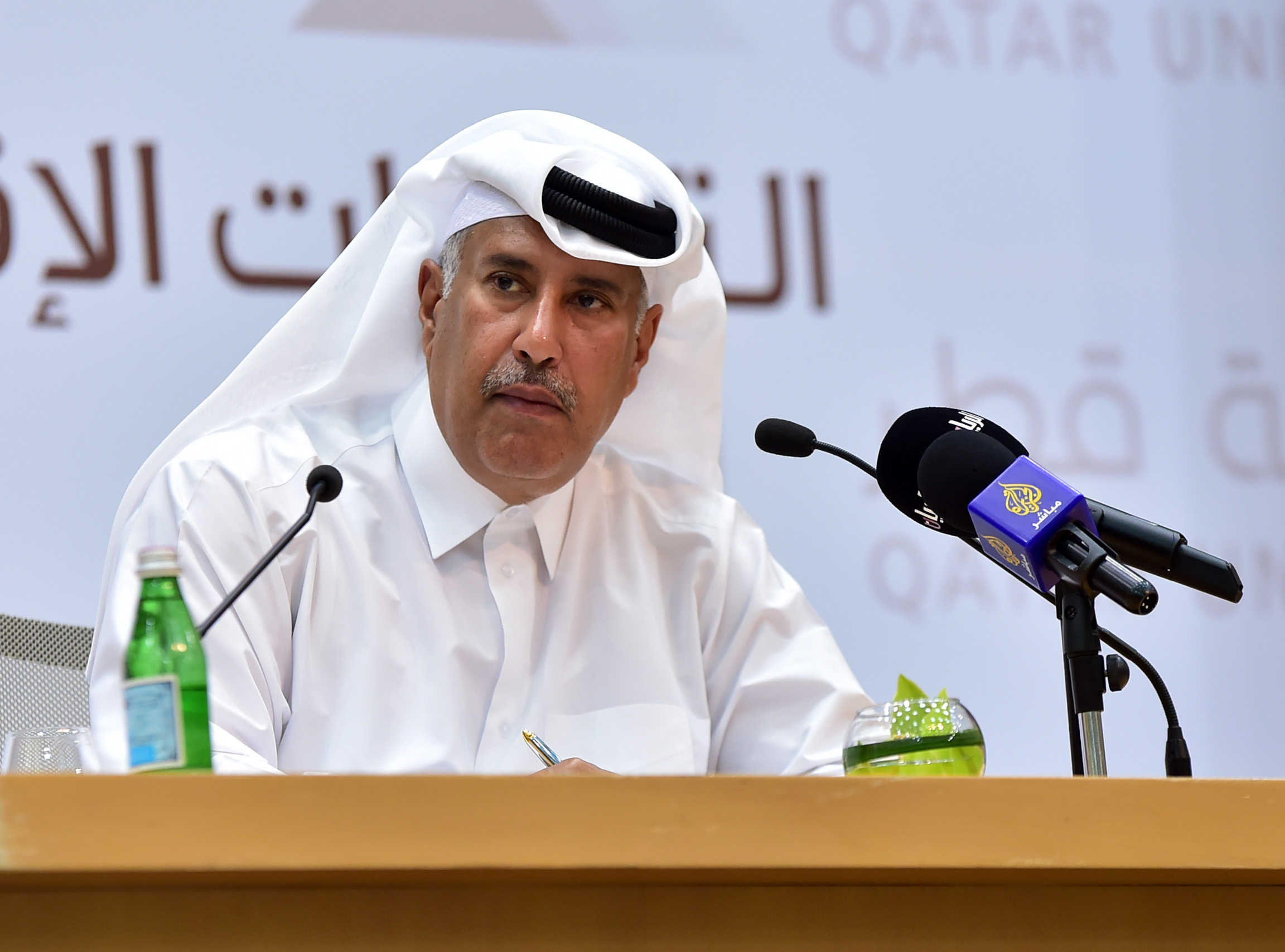 حمد بن جاسم جمع ثروة هائلة من جيوب الشعب القطري والصفقات المشبوهة