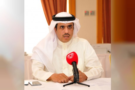 وزير شؤون الإعلام البحريني، على بن محمد الرميحى