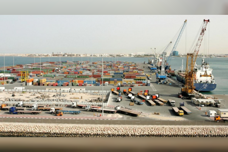 قطر تصر على قطع العلاقات وتلجأ إلى عُمان لفتح خط ملاحة بحري