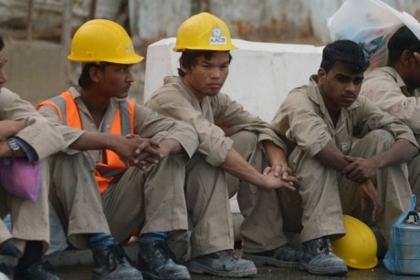 العمالة الأجنبية في قطر تعاني من ظروف لا إنسانية بسبب تجاهل الدوحة لحقوقهم