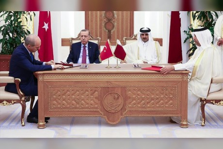 أردوغان أجبر تميم على توقيع اتفاقات تربط اقتصاد قطر بتركيا