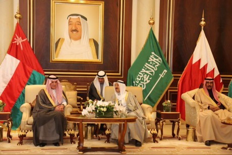 قمة الخليج ولدت ميتة بعد غياب كبار الخليج وحضور الصغير تميم