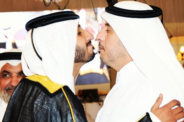 قطريلكيس صنداي تلغراف صورة رئيس وزراء قطر مع الإرهابي النعيمي تشكك في حملة الدوحة ضد الإرهاب