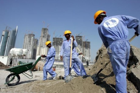 إدانة دولية لانتهاكات قطر لحقوق العمال