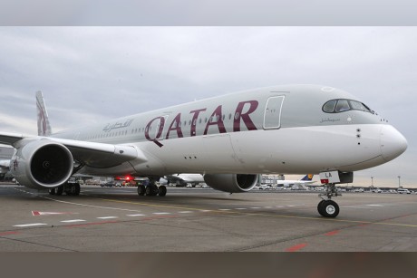 الخطوط القطرية تعزز علاقاتها مع إيران