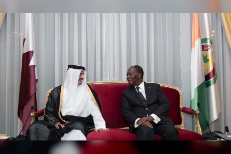 وعود زائفة بالاستثمار.. تميم يفجر كوت ديفوار بتمويل الإرهاب