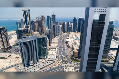 الدوحة تحدد مناطق تملك الأجانب لإنقاذ اقتصادها المتعثر