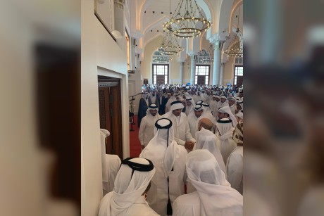 تميم يشارك في تشييع جنازة عراب الإرهاب الجزائري عباسي مدني في الدوحة